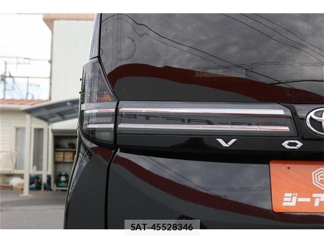 Toyota VOXY 2023-05 7621189-28