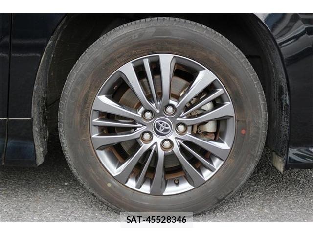 Toyota VOXY 2023-05 7621189-29