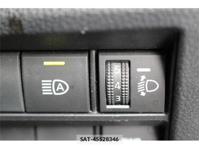 Toyota VOXY 2023-05 7621189-6