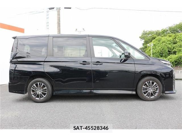 Toyota VOXY 2023-05 7621189-8