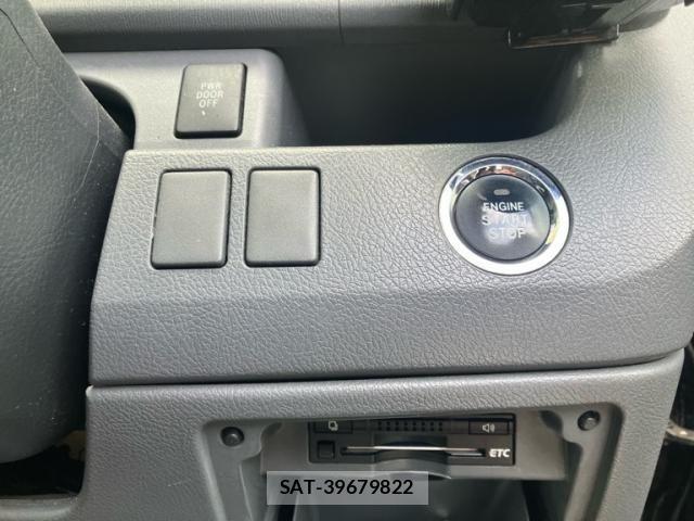 Toyota VOXY 2010-04 7621258-13