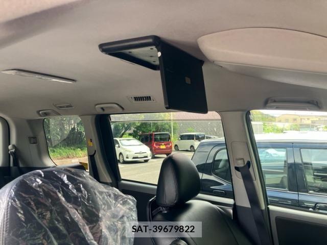 Toyota VOXY 2010-04 7621258-16