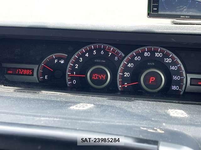 Toyota VOXY 2011-12 7621244-5