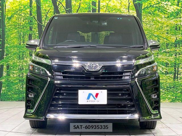 Toyota VOXY 2021-06 7621185-14