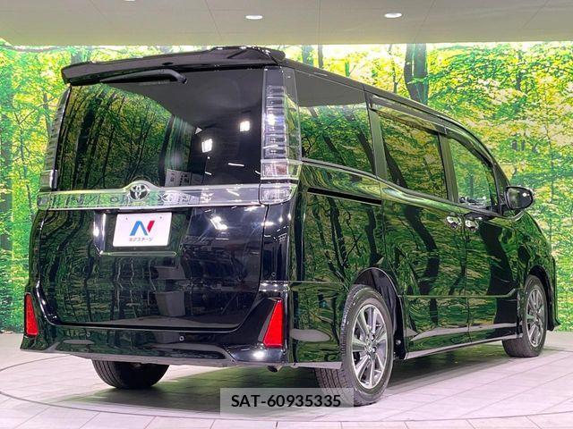 Toyota VOXY 2021-06 7621185-16