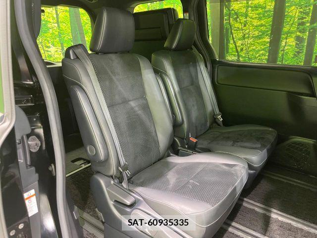 Toyota VOXY 2021-06 7621185-8