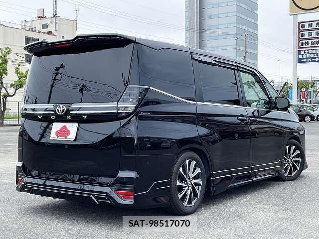 Toyota VOXY 2022-09 7621177-2