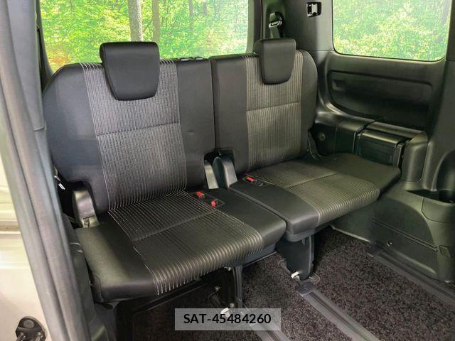 Toyota VOXY 2018-03 7621191-9