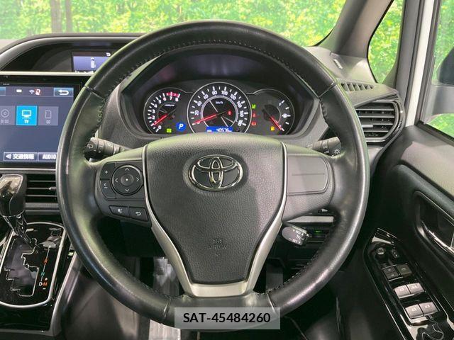Toyota VOXY 2018-03 7621191-11