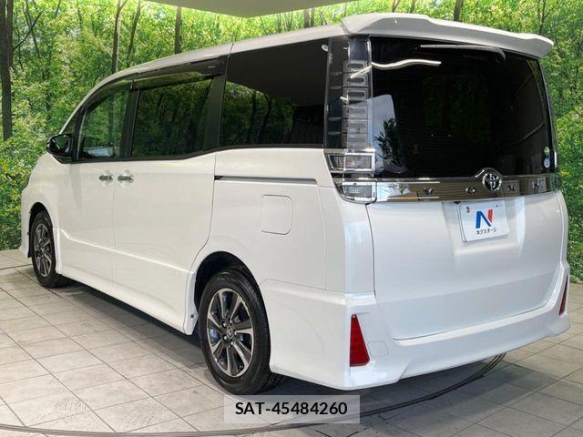 Toyota VOXY 2018-03 7621191-17