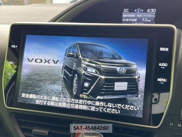 Toyota VOXY 2018-03 7621191-2