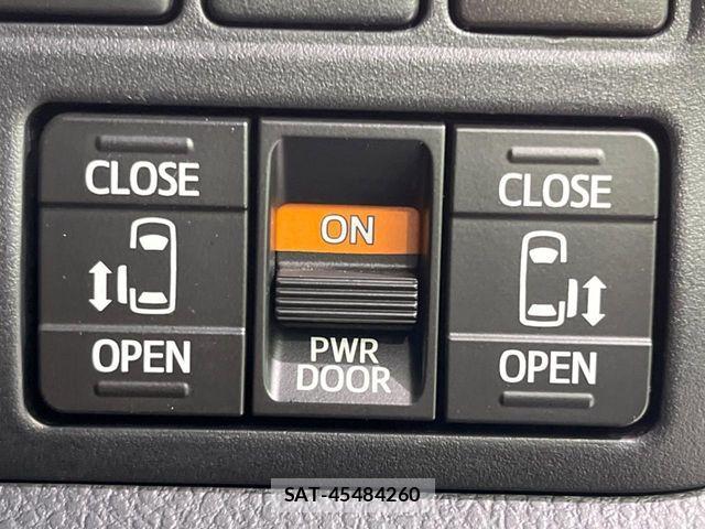 Toyota VOXY 2018-03 7621191-4