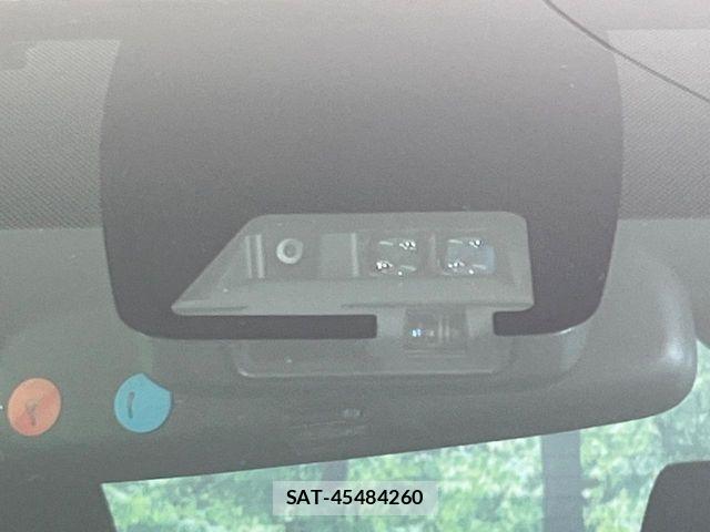 Toyota VOXY 2018-03 7621191-5