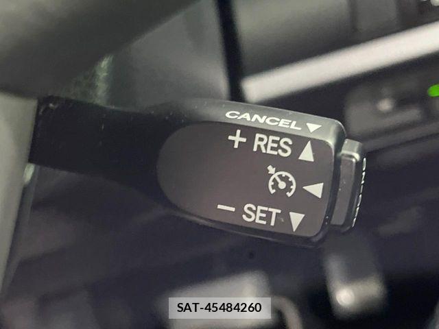 Toyota VOXY 2018-03 7621191-6