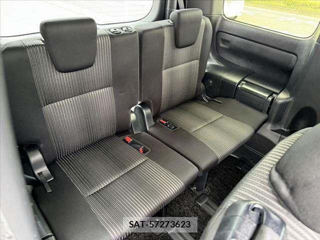 Toyota VOXY 2019-08 7621196-19