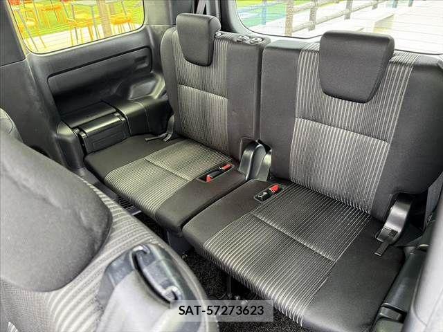 Toyota VOXY 2019-08 7621196-20