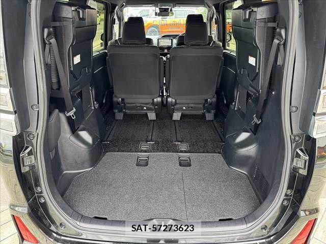 Toyota VOXY 2019-08 7621196-22