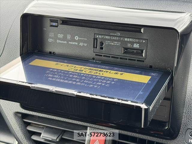 Toyota VOXY 2019-08 7621196-24