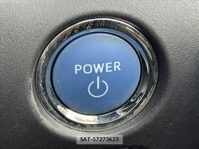 Toyota VOXY 2019-08 7621196-26
