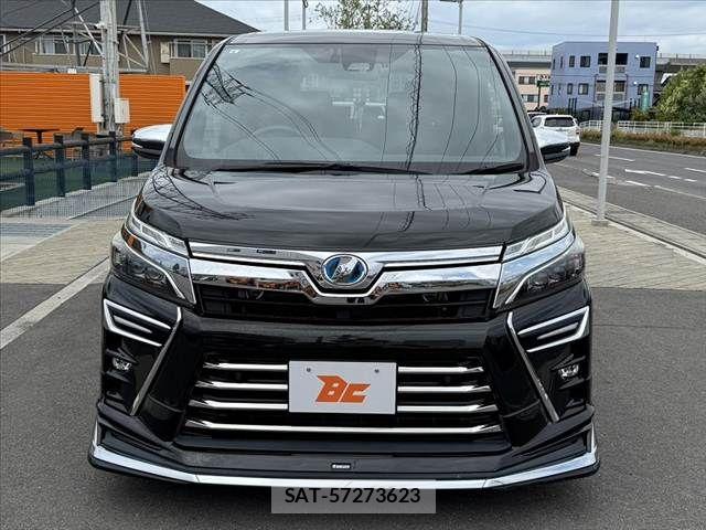 Toyota VOXY 2019-08 7621196-8