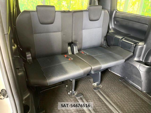 Toyota VOXY 2018-02 7621195-9