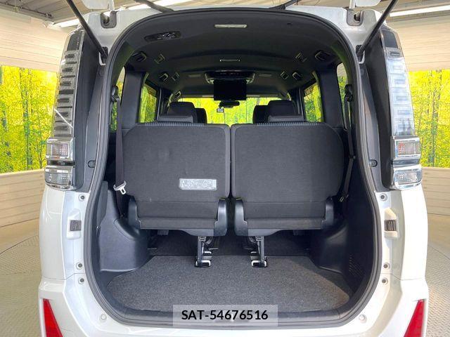 Toyota VOXY 2018-02 7621195-10