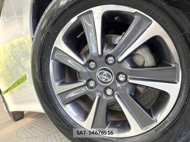 Toyota VOXY 2018-02 7621195-13