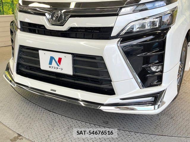 Toyota VOXY 2018-02 7621195-5