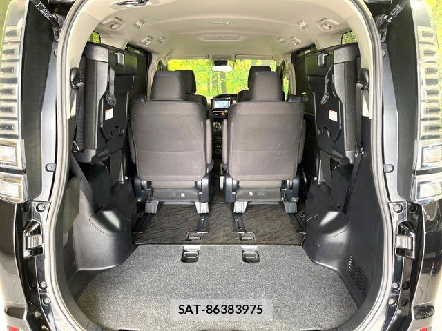 Toyota VOXY 2019-09 7621221-10