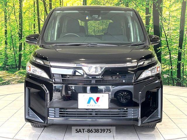 Toyota VOXY 2019-09 7621221-14