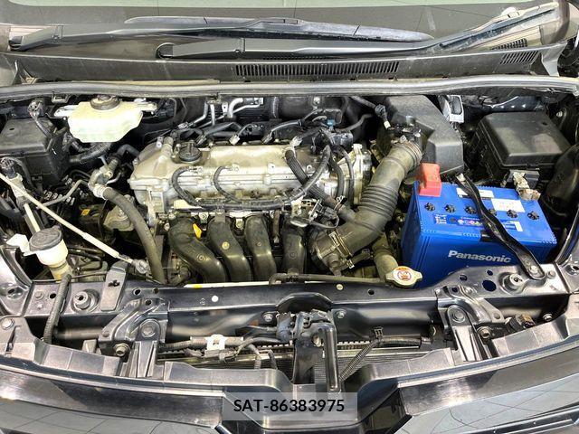 Toyota VOXY 2019-09 7621221-17