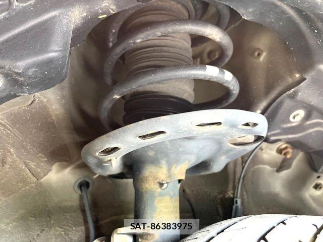 Toyota VOXY 2019-09 7621221-19