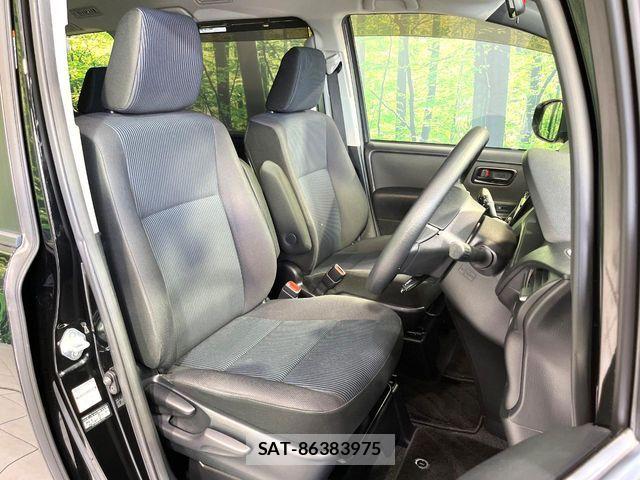 Toyota VOXY 2019-09 7621221-8