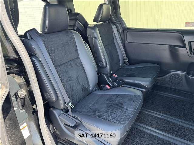 Toyota VOXY 2021-02 7621192-9