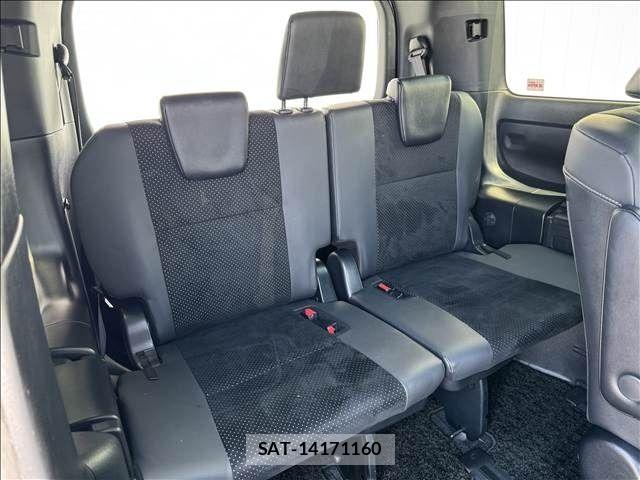 Toyota VOXY 2021-02 7621192-10