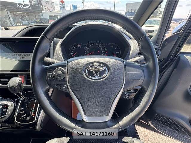 Toyota VOXY 2021-02 7621192-12