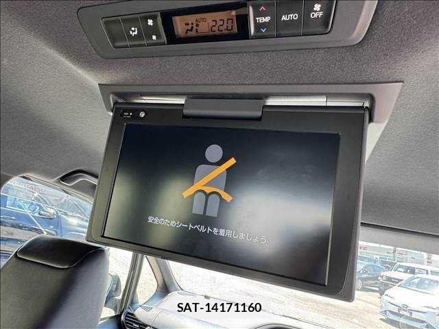 Toyota VOXY 2021-02 7621192-27