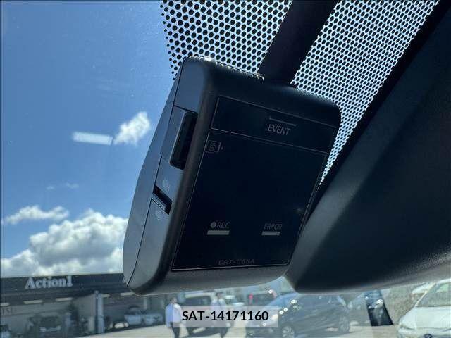 Toyota VOXY 2021-02 7621192-29