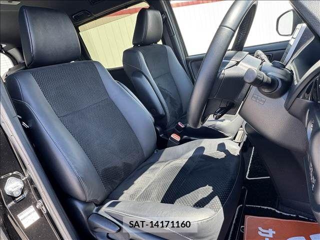 Toyota VOXY 2021-02 7621192-8