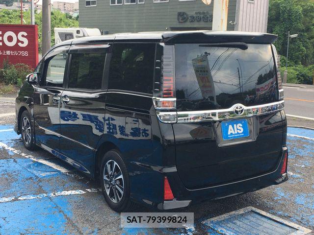 Toyota VOXY 2021-03 7621207-10