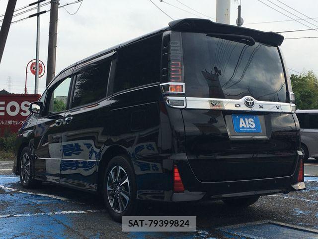 Toyota VOXY 2021-03 7621207-11