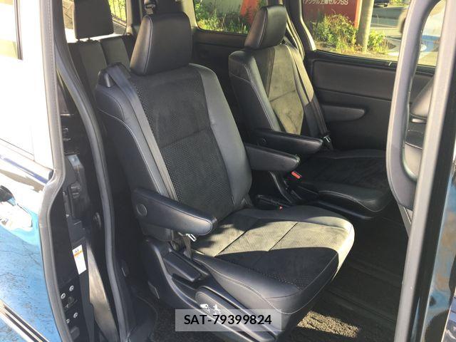 Toyota VOXY 2021-03 7621207-19