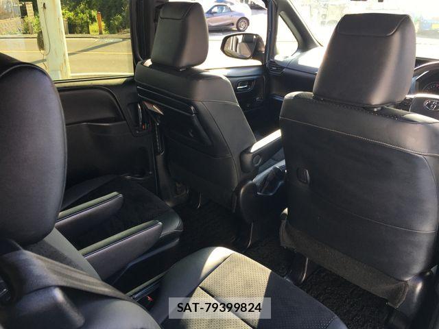 Toyota VOXY 2021-03 7621207-21