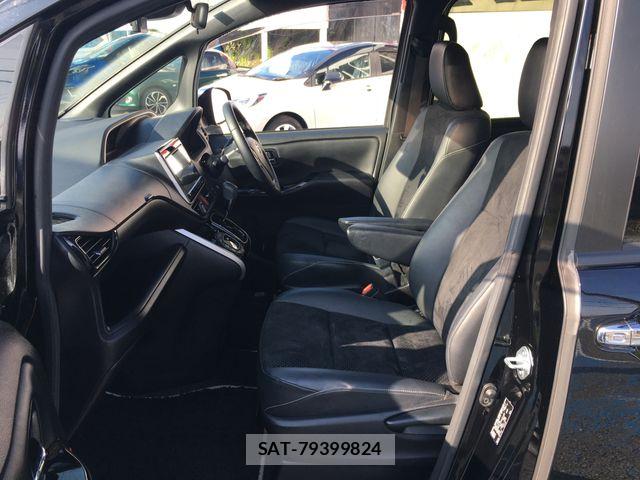 Toyota VOXY 2021-03 7621207-26
