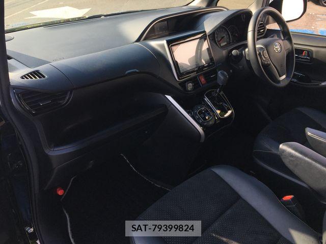 Toyota VOXY 2021-03 7621207-27