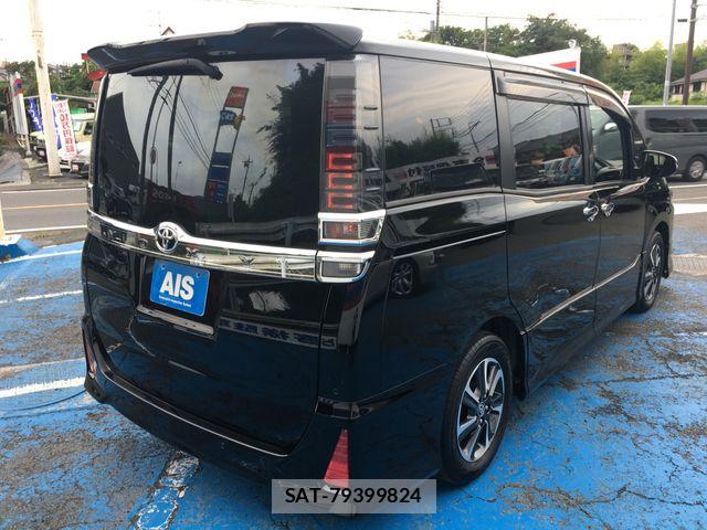 Toyota VOXY 2021-03 7621207-6