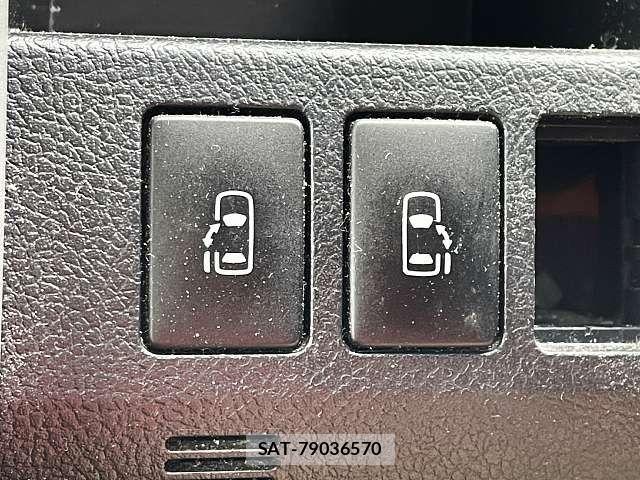 Toyota VOXY 2011-08 7621245-8