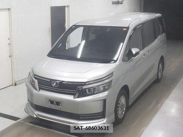 Toyota VOXY 2014-04 7686699-0