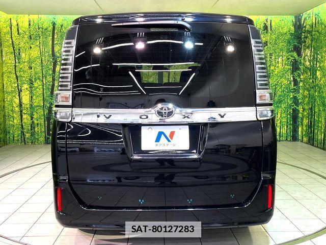 Toyota VOXY 2018-08 7730611-14