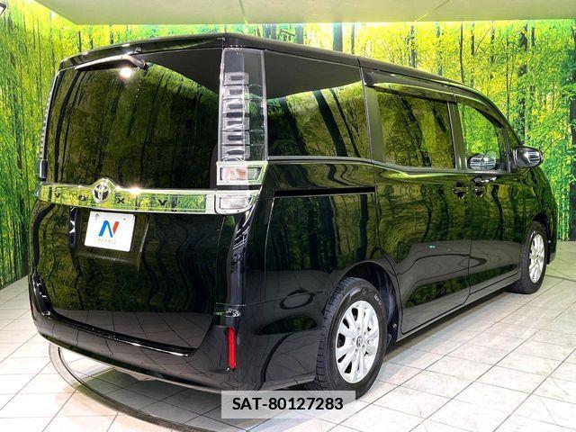 Toyota VOXY 2018-08 7730611-16